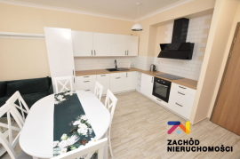 Przestronna Kawalerka 40 M2 W Apartamentowcu